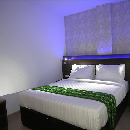 Hotel Delima บันจาร์มาซิน ภายนอก รูปภาพ